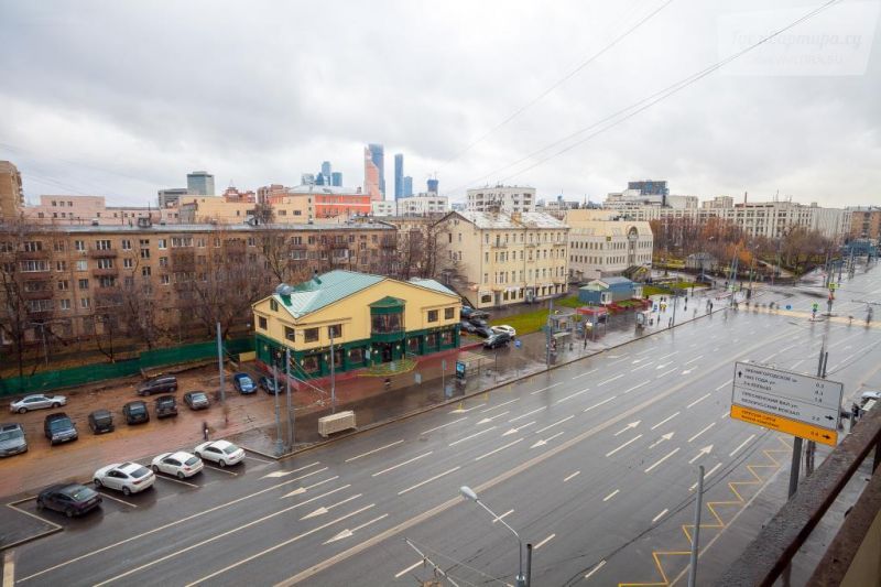 Пресня улица. Москва улица красная Пресня замок. Улица Пантелеевка на Пресне. Замок на улице красная Пресня. Красная Пресня в Москве где это.